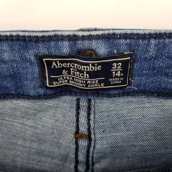 Abercrombie & Fitch Ultra High Rise Super Skinny Ankle Raw Hem Jeans Size 14/32 - Picture 9 of 10